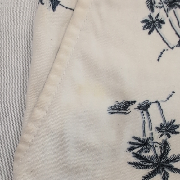 Old Navy Men's Tan and Blue Palm Print Shorts - Picture 4 of 5